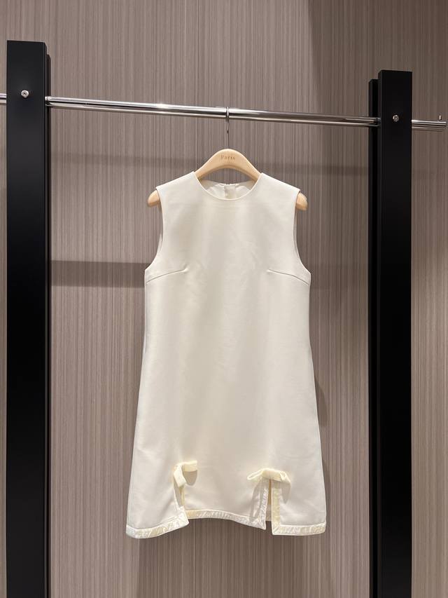 25 Early spring recommendation splicing velvet bow decoration sleeveless vest dr