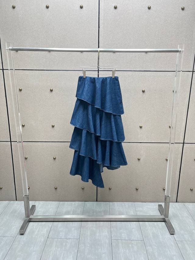 Alai asymmetrical spiral denim skirt! Cotton Sml DDD