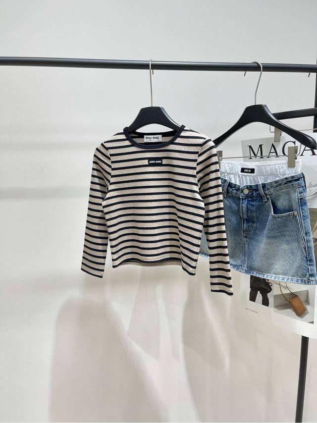 M Beige and black striped crew neck top with three-quarter sleeves DDD, Fabric:
