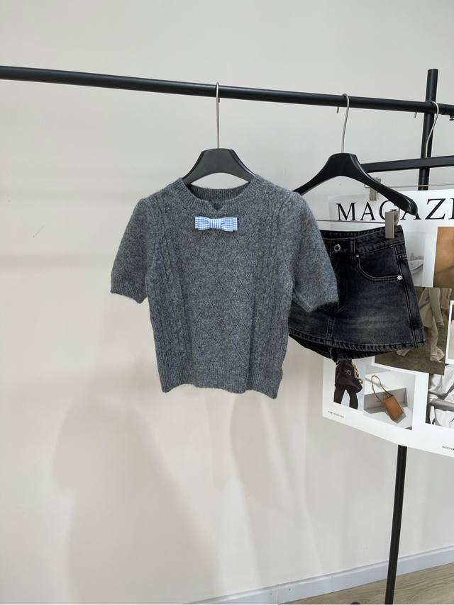 Her gray and blue plaid bow tie knitted short sleeves DDD, fabric: wool blend Co
