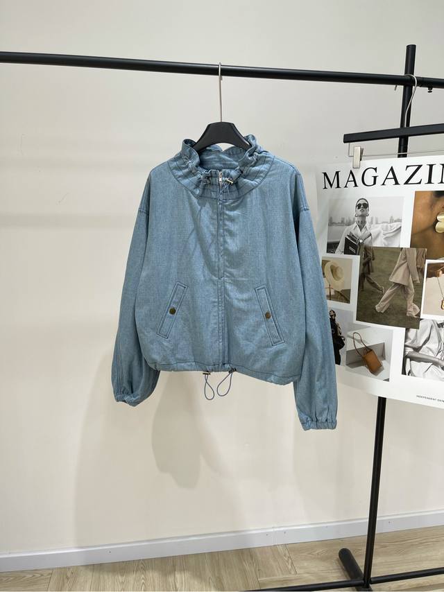Is distressed light blue bud denim jacket DDD, fabric: soft denim cotton Color: