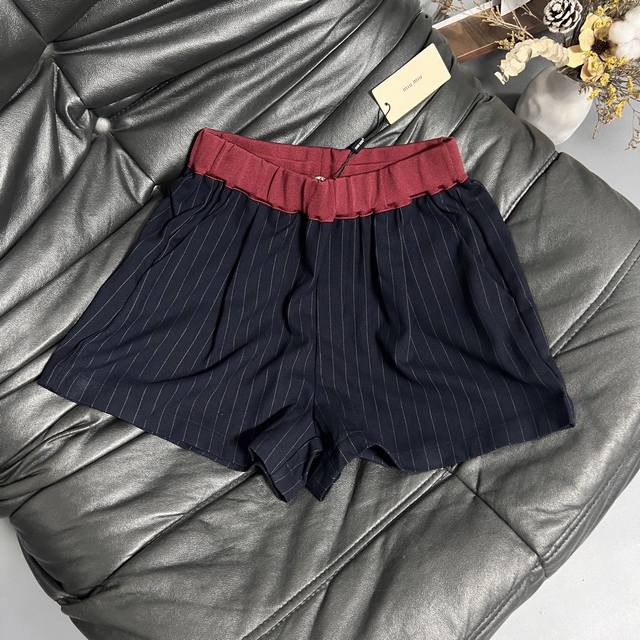 Miumi*Miumi 25 Early Autumn New Series Shorts Details Navy blue stripes threaded