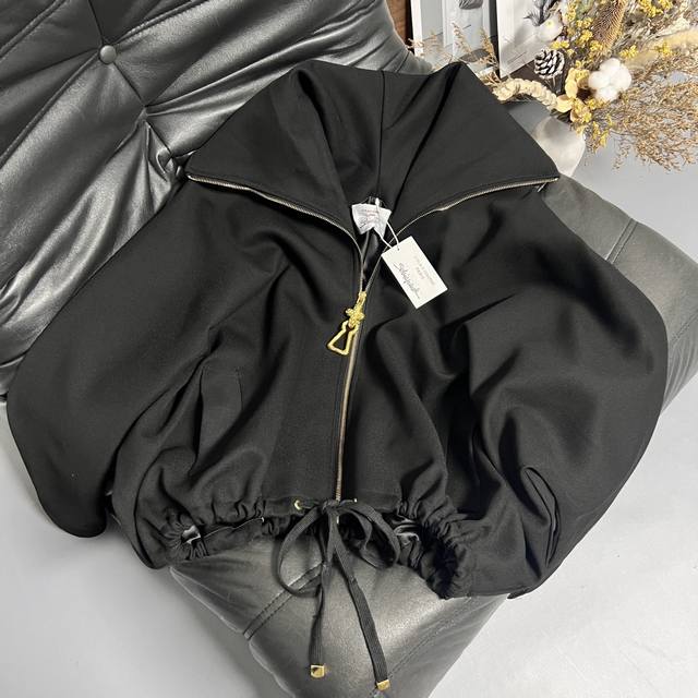 Schiaparelli 25 early autumn new coat cool and relaxed feeling large lapel hood
