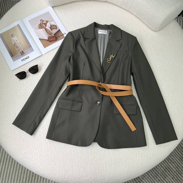 Super stylish and stylish, this blazer with a brooch and belt design is much mor