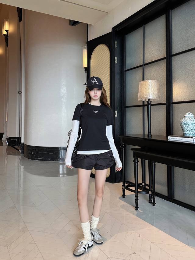 Prad* 25Fw Early Fall new two-piece layered short-sleeved and long-sleeved base