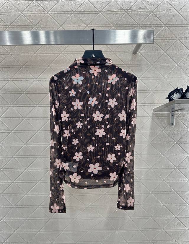 Louis Vuitto* 2025 New Arrivals: Slim Turtleneck Base Layer. Made from imported