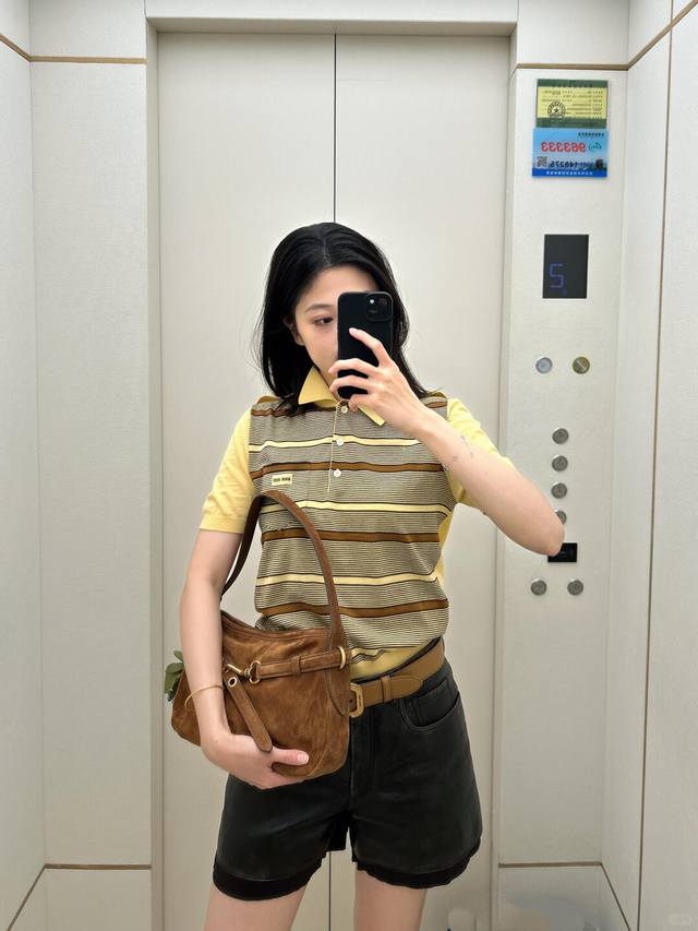 Miumi* 25Fw New Autumn/Winter Micro-Logo Yellow Striped Short-Sleeved Knitted Po