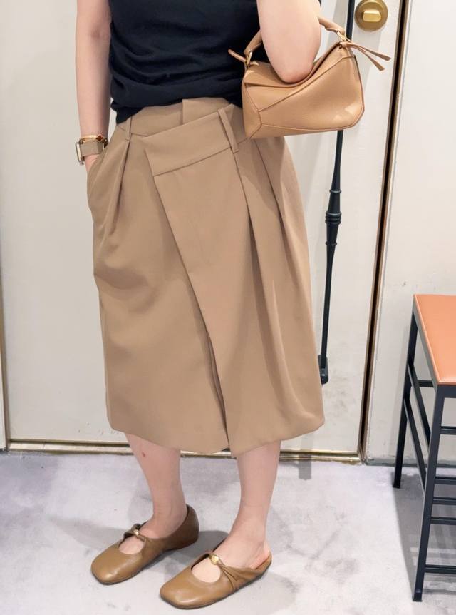 Loew* 25FW Early Fall new khaki wrap-around irregular pleated skirt | Exclusive