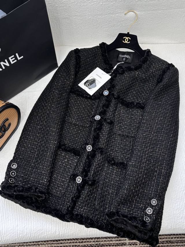 New arrival in stock Xiao Chanel Handicraft Workshop black round neck jacket wi