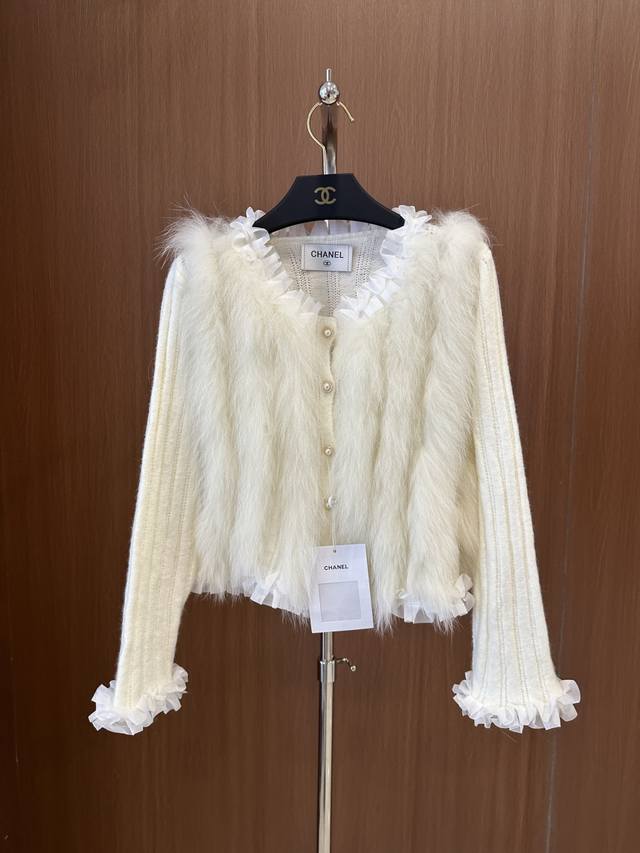 Chane *New arrival for fall! Fox fur knitted cardigan with lace design. Super so