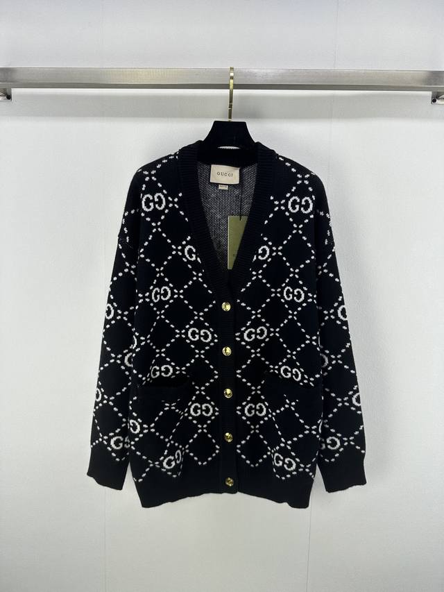 Gucc* New details 25 Autumn and Winter new style knitted V-neck full-print cardi