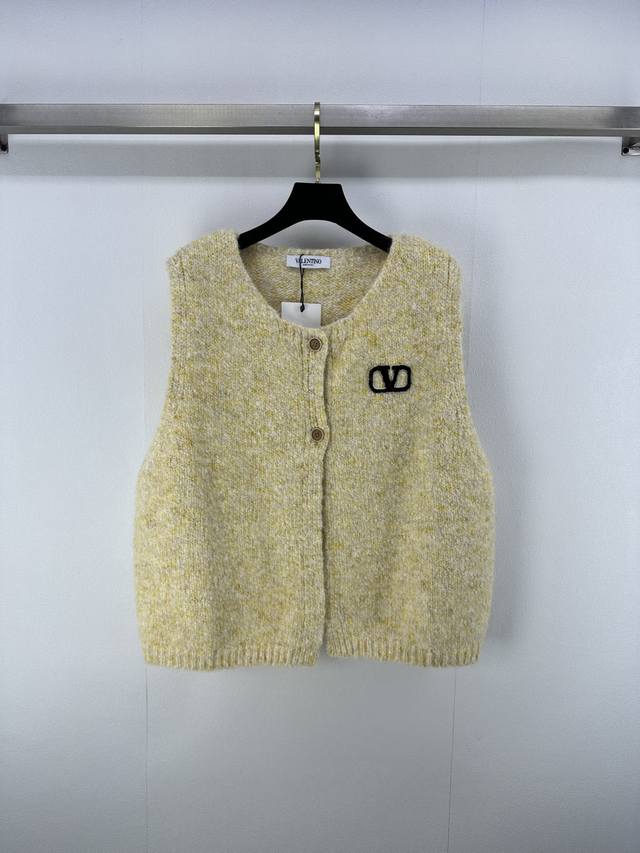 Valentin* New Details 25 Newest Fall Cardigan Vest Made of high-quality fabric,