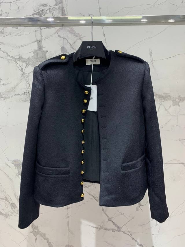 Selin's new wool suit This autumn and winter season's hot color not only fits th