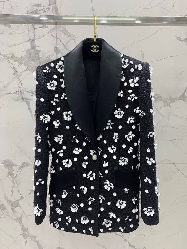 Chanel's new autumn and winter petal woolen suit DDD, originally 40% off DDD, p
