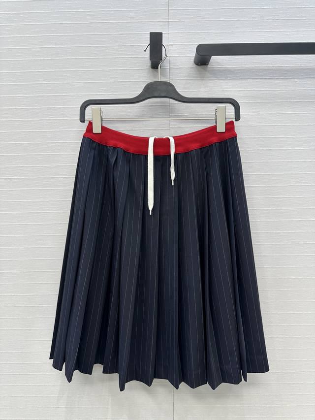Highly recommend Miu-style girly outfits! This intellectual, preppy-inspired, pl