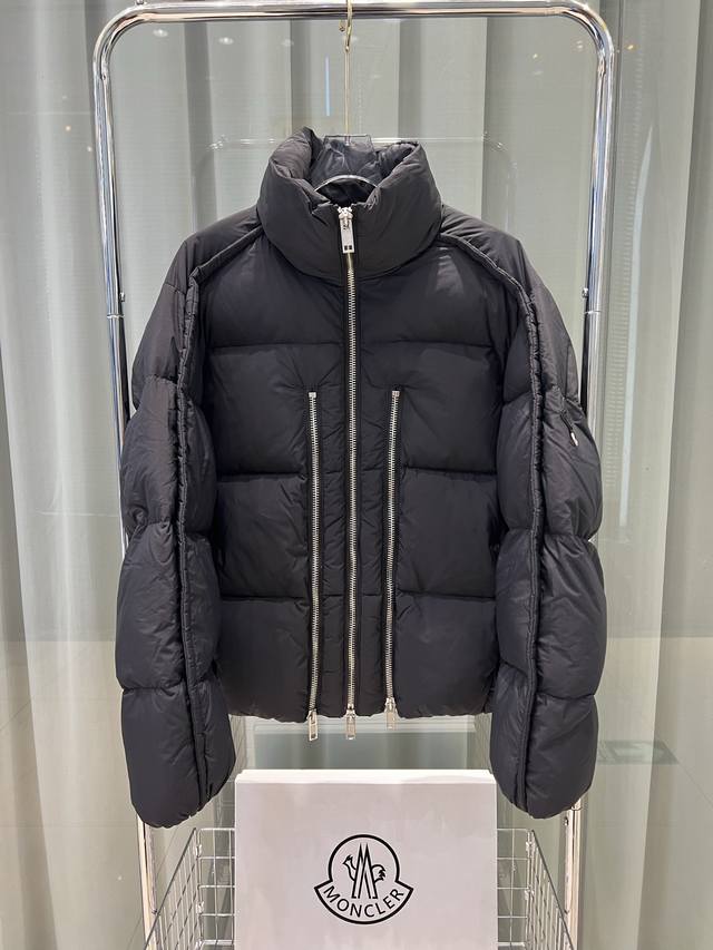 Moncler 2025 new down jacket with Lu Yuxiao, a new collaboration between Moncle