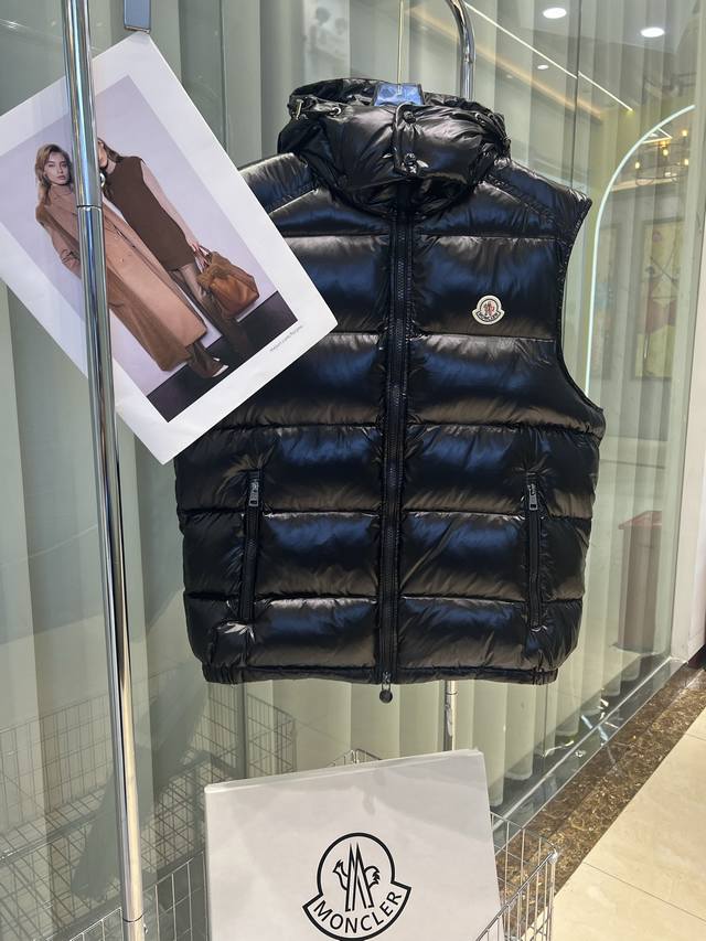 Moncler classic Mayan vest, unisex style, versatile and suitable for all ages, o