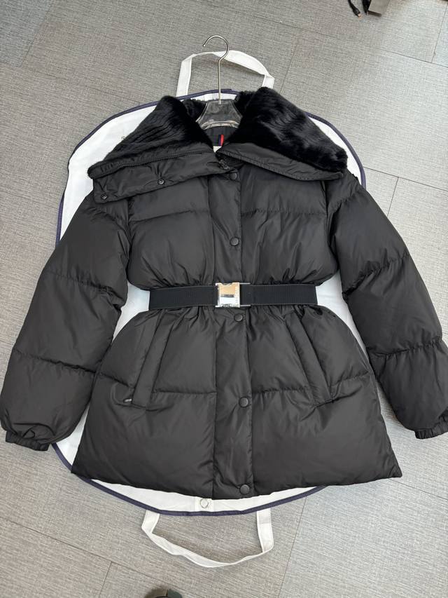 Italian Moncler counter new out of stock, the new style that can not be bought