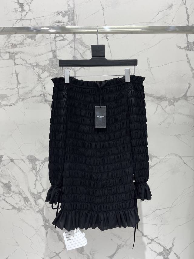 Shengjia's new heavy-duty quilted pleated long-sleeved dress DDD. The three-dime