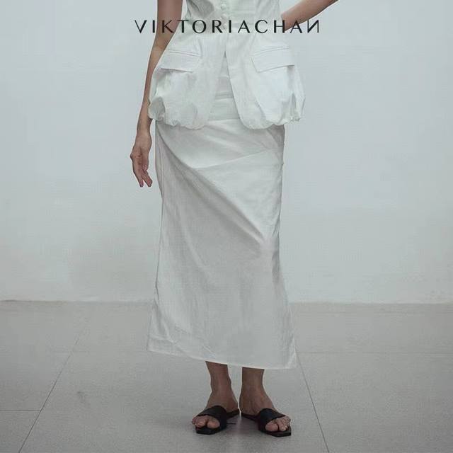 Viktoriachan 2025 early autumn new three-dimensional pleated side slit skirt, ir