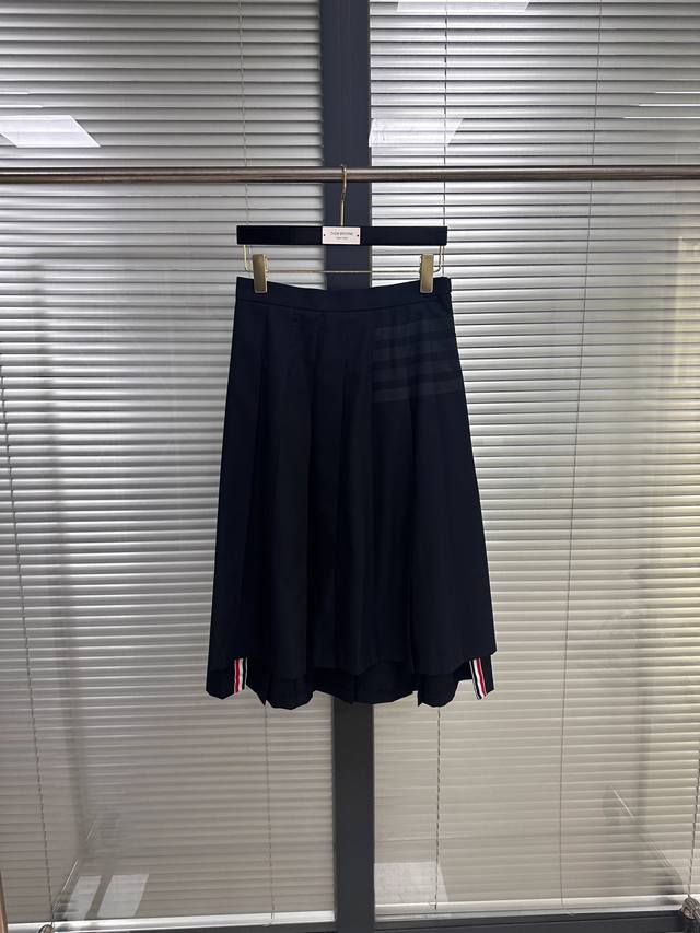 Skirt Tb four-bar pleated maxi skirt DDD. A classic solid color, versatile, prep