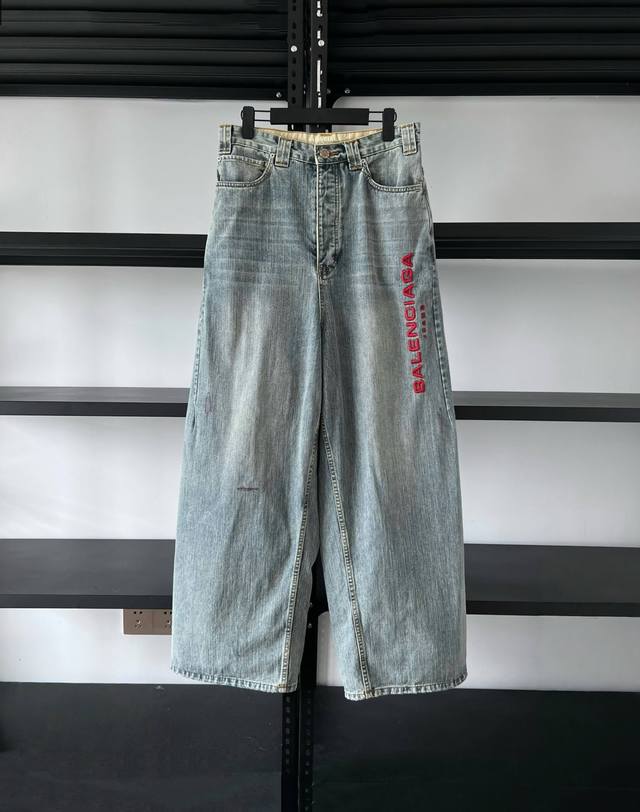 Authentic. The ultimate version, no comparison needed. Balenciag* 25Ss Baggy jea