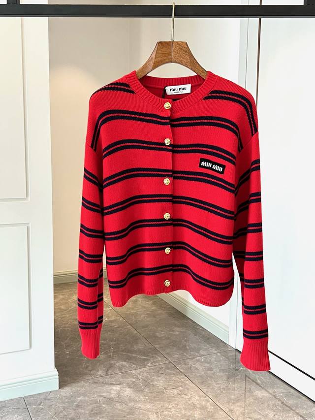 New details are on sale Original Miumiu Miu Miu Autumn/Winter red striped knitt