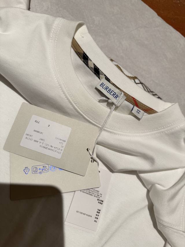 The details of the short sleeves are priced here. The craftsmanship is naturally