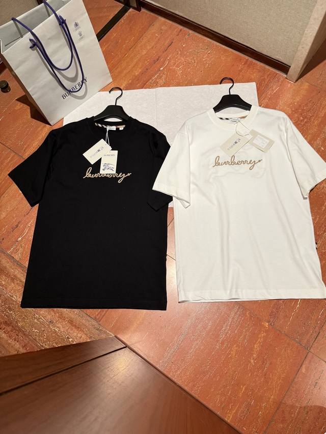 I guess your wardrobe is missing a high-quality straight-shoulder short-sleeved
