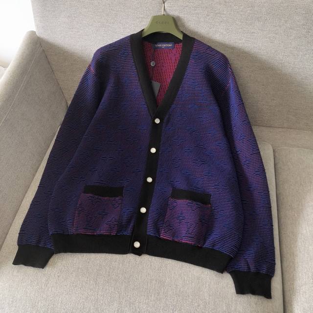 Louis Monogram Lattice Effect Jacquard CardiganThis cotton jersey cardigan is dy