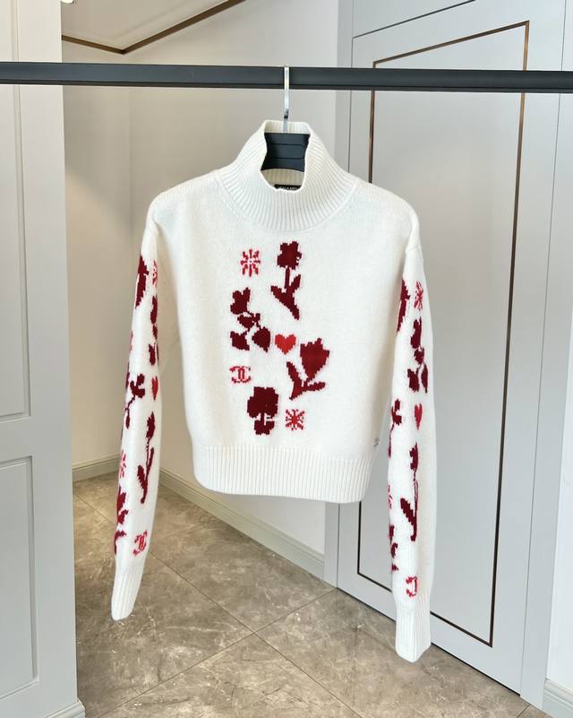 Chanl Cashmere Sweater, giving you the ultimate experience! Thick and soft, you