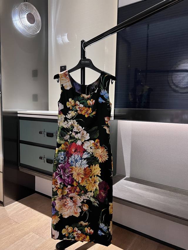 25 new autumn and winter silk satin positioning print dress! Holiday style spot