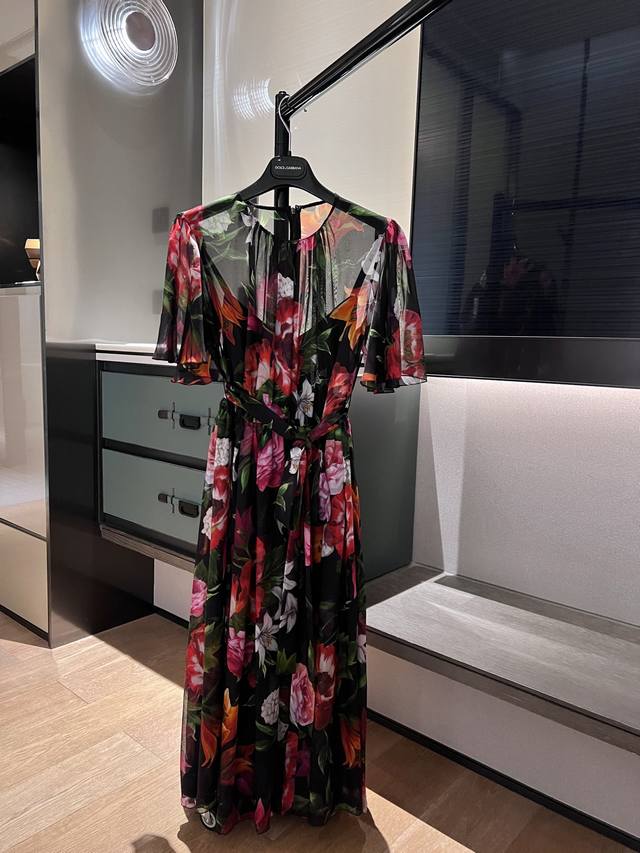 25 Spring/Summer new silk two-piece dress with printed pattern! The lining is al