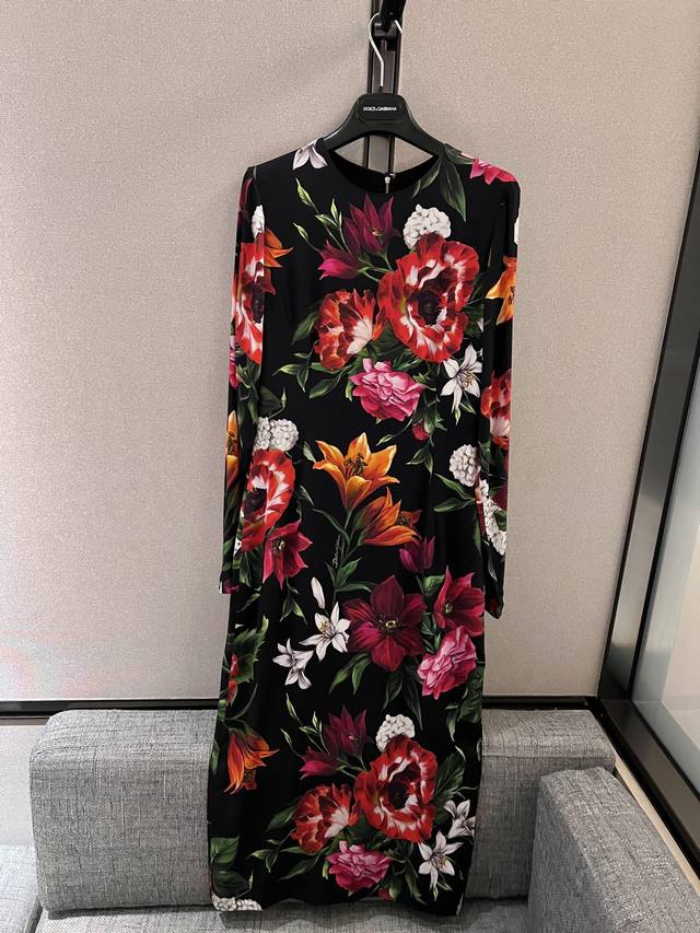 25 Spring and Summer New Arrival Silk Satin Long Sleeve Positioning Print Dress!