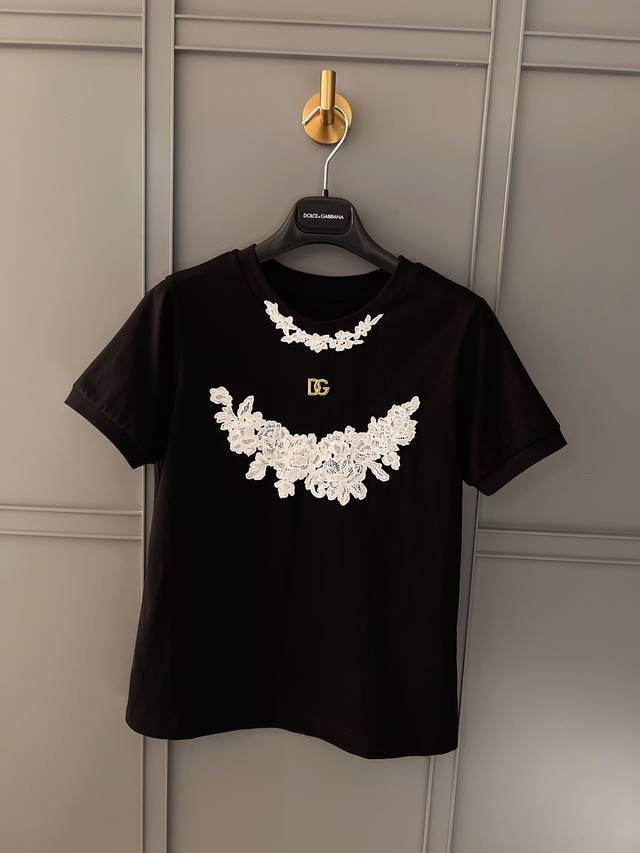25 Spring and Summer new black and white T-shirt water-soluble embroidery style