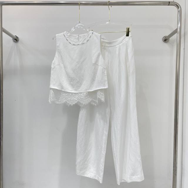 The new heavy lace beaded suit has a simple and elegant tailoring style, and the