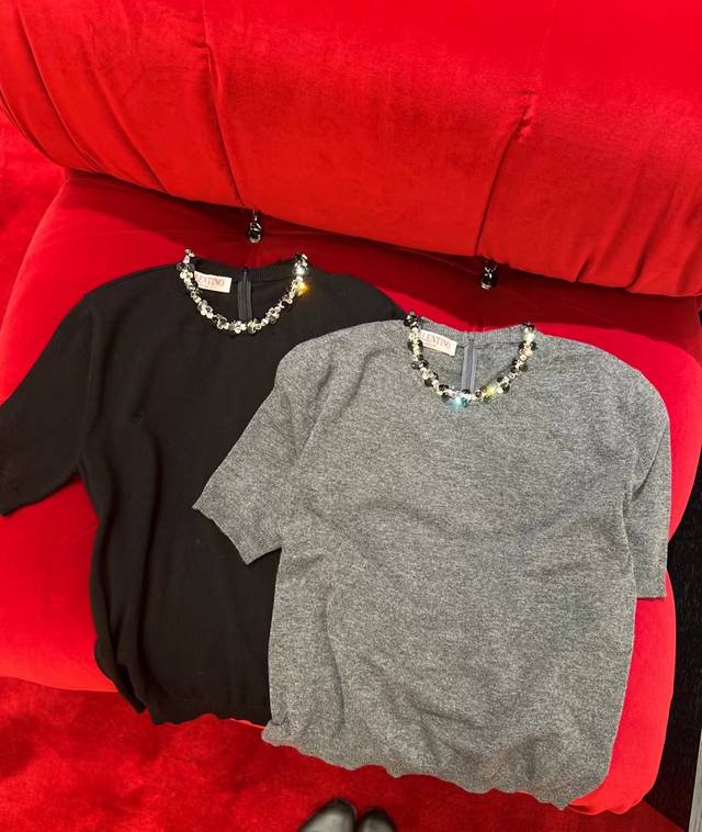 22119 V wool knitwear handmade design simple and exquisite gray is very advanced