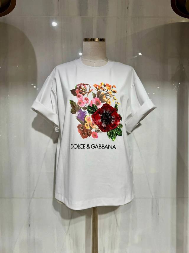 2929 Heavy-duty floral T-shirt Offset-printed flowers and hand-beaded flowers wi