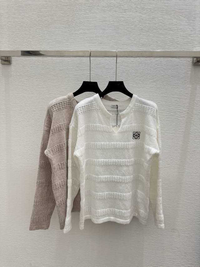 Lo's early autumn new solid color hollow knitted long sleeve Color: White Oatmea