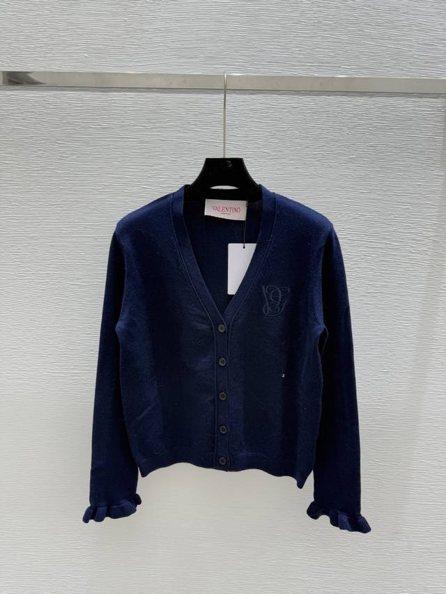 Va's early autumn new solid color V-neck knitted long-sleeved cardigan Color: Ro