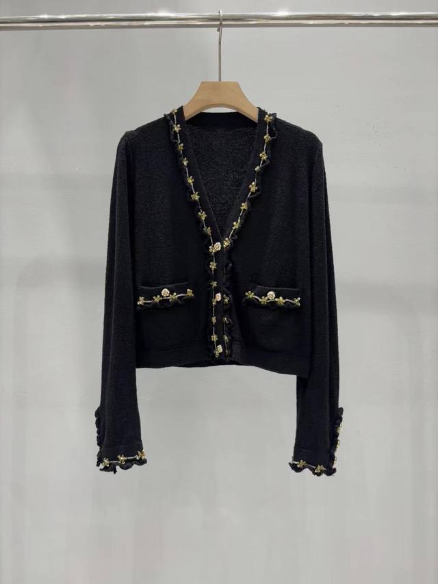 New Chanel 25 Autumn and Winter New Embroidered Lotus Leaf Lace V Neck Knit Car