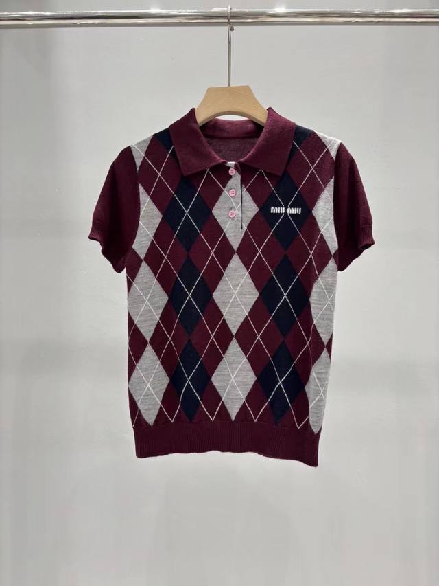 New Miumiu 25 Autumn and Winter Wine Red Diamond Pattern Polo Neck Short Sleeve