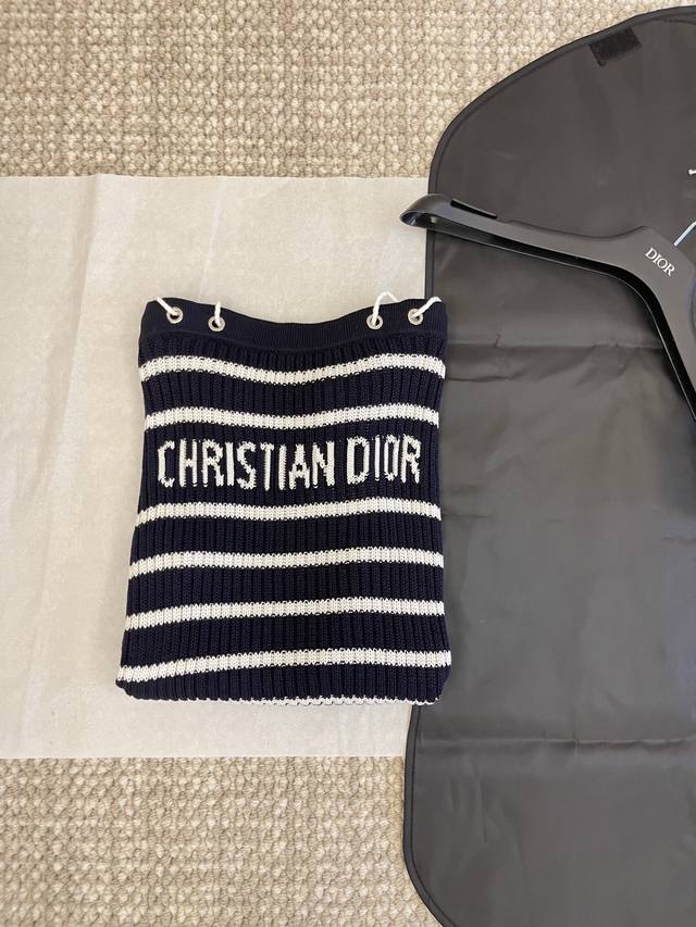 Dio'25Ss new arrivals! DDD: Contrast striped straight-shoulder tie-dye sweater.