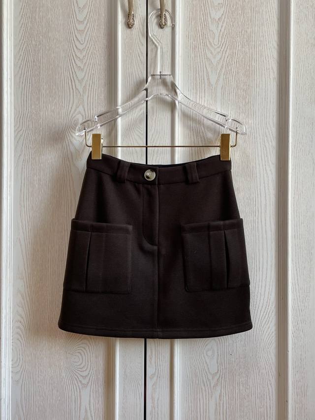 Soft velvet and thickened workwear pocket mini skirt for autumn and winter DDD.
