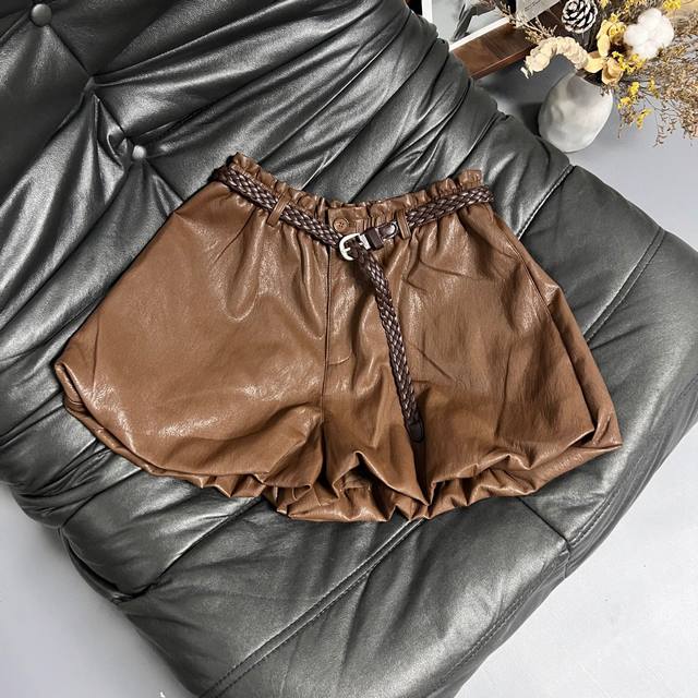 25 Early autumn new leather shorts classic black and caramel brown, braided belt