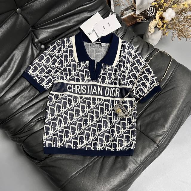 Dio*25 Early autumn new classic old flower Polo collar design, blue and white co