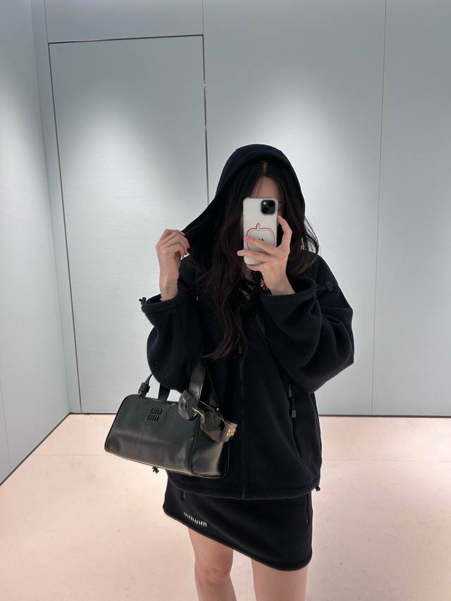 Miu25 new polar fleece hooded sweatshirt jacket with hood and loose zipper. Slim