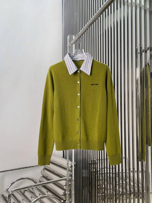 Real photos of the latest Miu 25New detachable striped shirt collar cashmere car