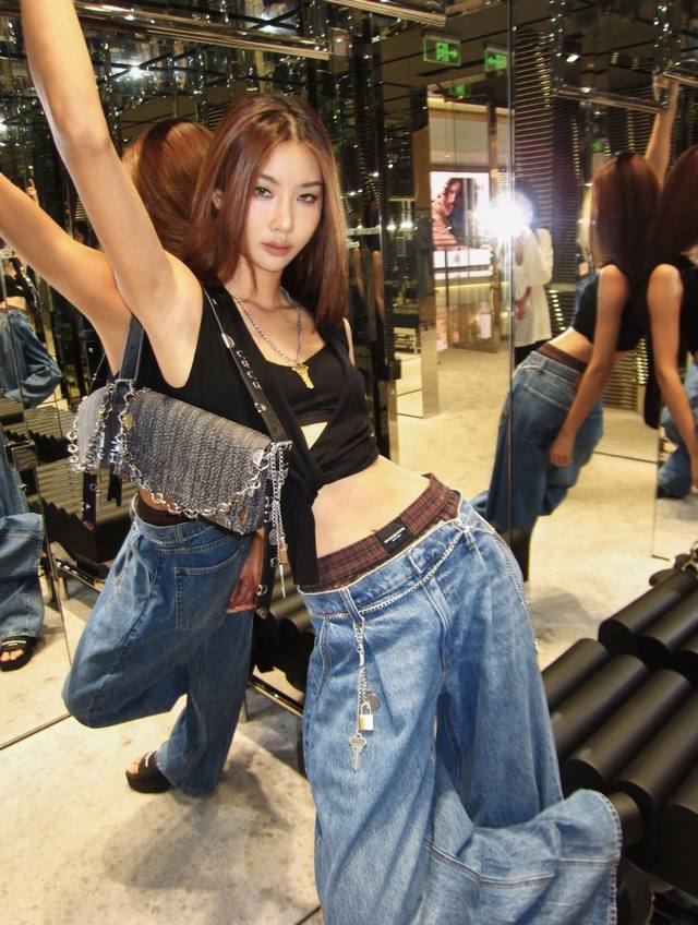 Newest Aw 25New Metal Chain Key Series Denim Scimitar Pants Size: Sml DDD