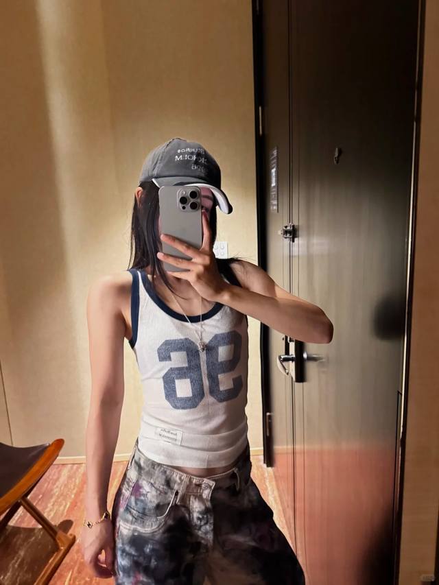Newest Acne 25New 96 printed letter vest Size: Sml DDD